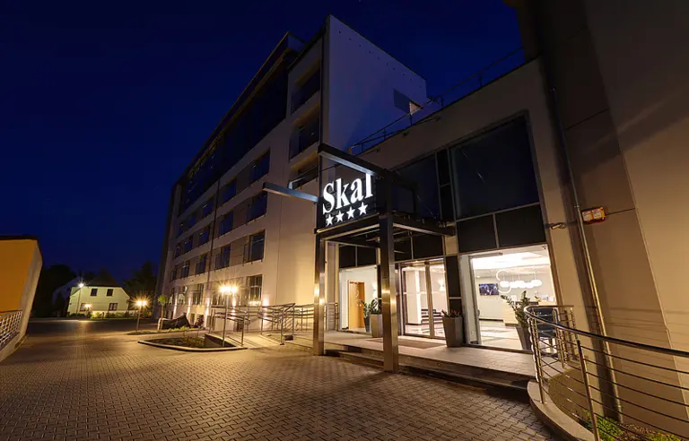 Widok hotelu z zewnątrz