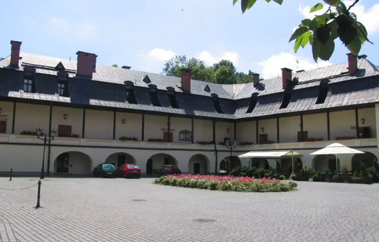 Gościniec Zamkowy - OBIEKT ZAMKNIĘTY - zdjęcie 1