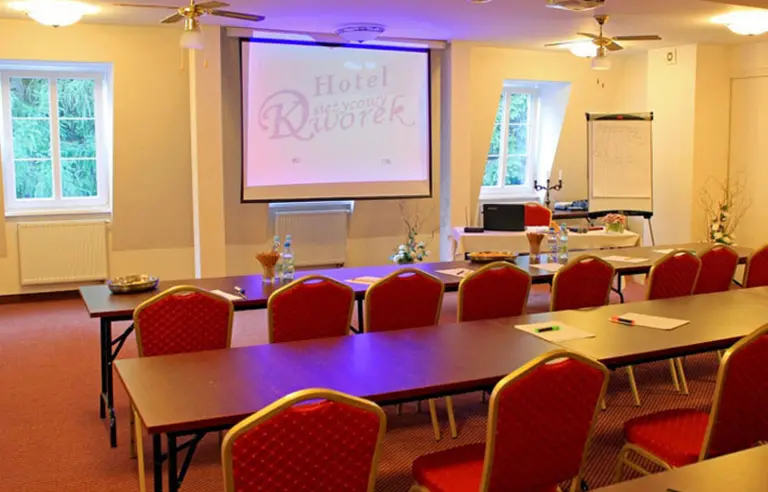 Hotel Księżycowy Dworek - photo 1