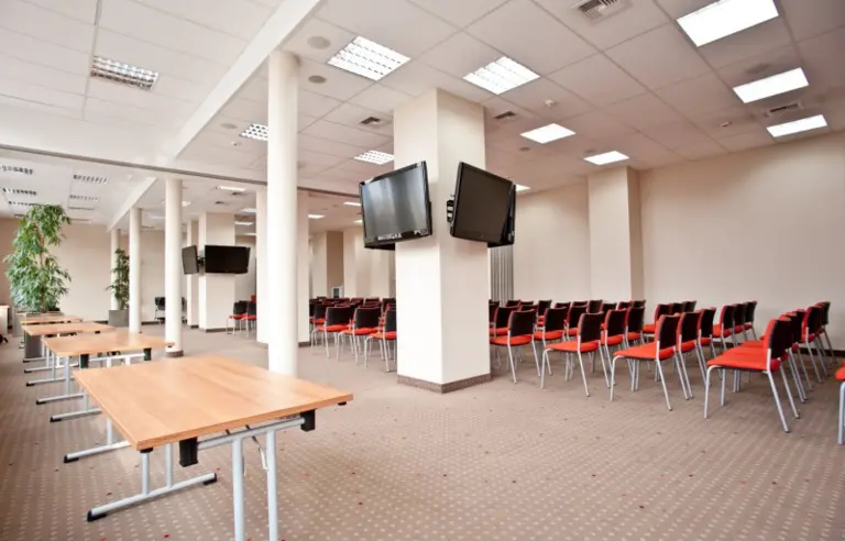 Hotel Dal Kielce - photo 1