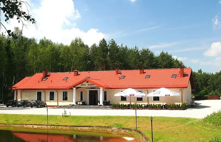 Dwór Celejów - zdjęcie 1