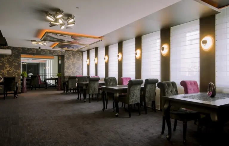 Hotel Arena Spa & Wellness sala black