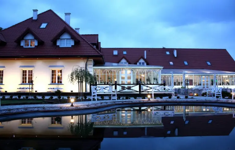 Dwór pod Kasztanowcami - photo 1