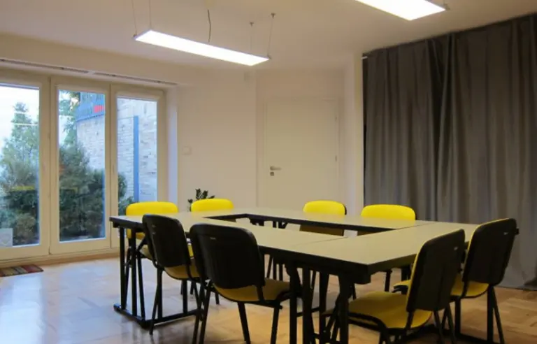 Busy Bee - OBIEKT ZAMKNIĘTY - photo 1