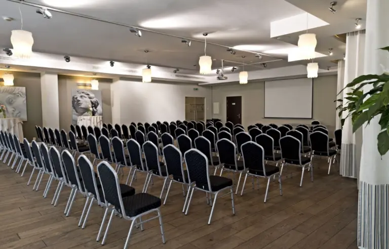 Hotel Tarnovia - photo 1