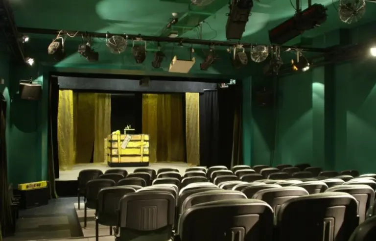 Teatr Baj Pomorski w Toruniu - photo 1