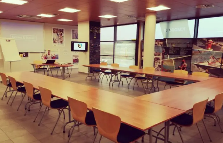 Biznes & Events Hotel Stadion Zawisza - zdjęcie 1