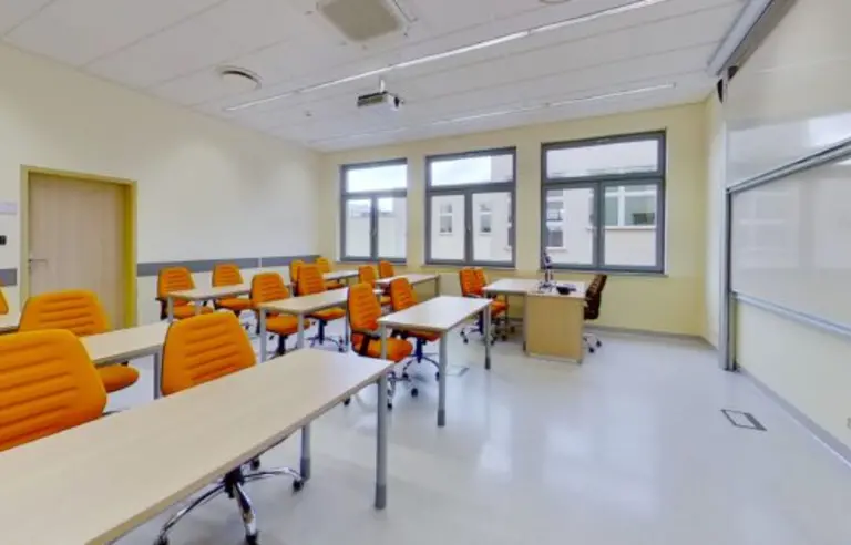 Regionalne Centrum Konferencyjne przy Uczelni Jana Wyżykowskiego - zdjęcie 1