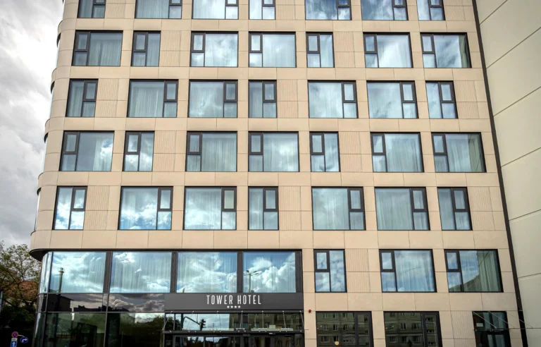 Tower Hotel Wrocław - zdjęcie 1