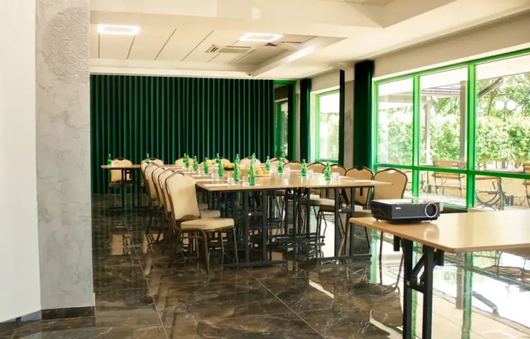 Hotel Promenada Radom - photo 1