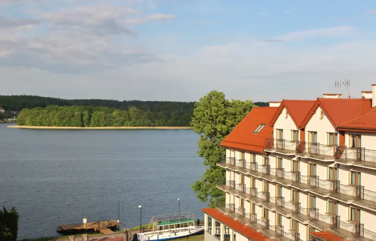 Widok na jezioro Czos