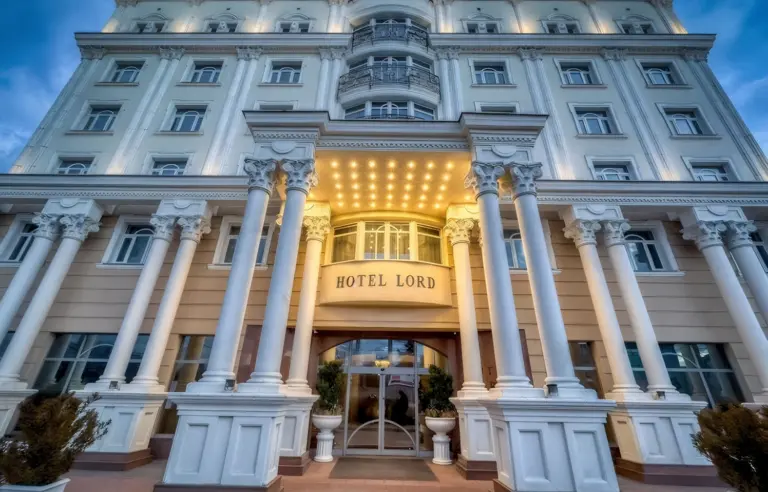 Lord Hotel Warsaw Airport - photo 1