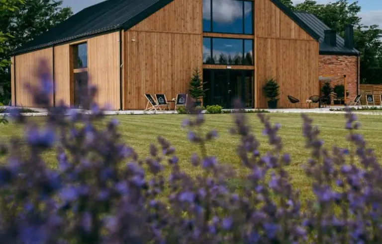 Stodola Na Urzeczu Sobienie Biskupie