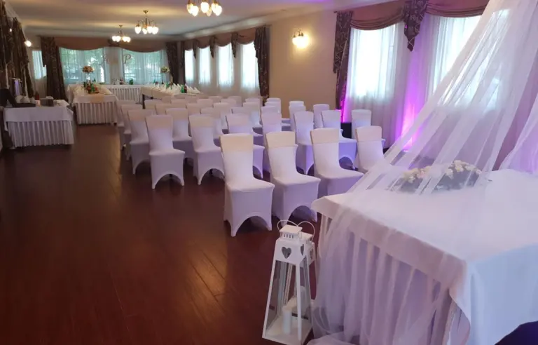 Restauracja i Pokoje Gościnne Ambrozja - photo 1