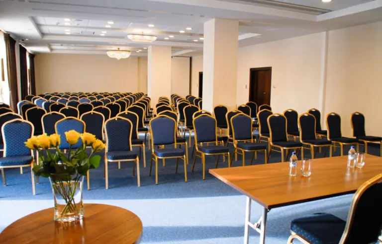 Hotel Park Kajetany - zdjęcie 1