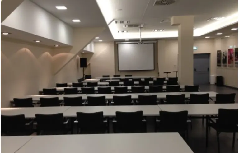 Sala Prasowa w ustawieniu szkolnym