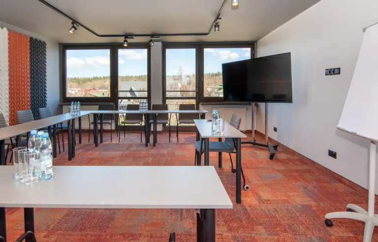 Ośrodek Konferencyjno-Wypoczynkowy Hyrny - zdjęcie 1