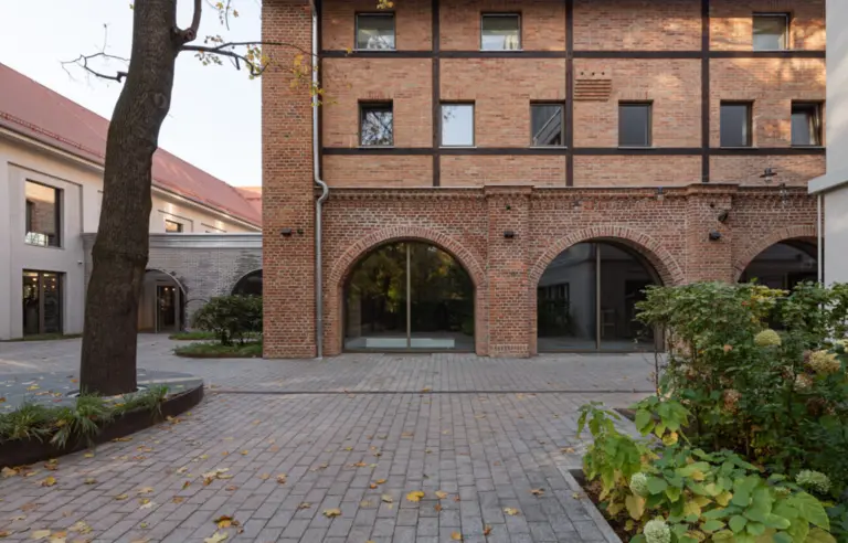 Betonhaus Poznań skwer