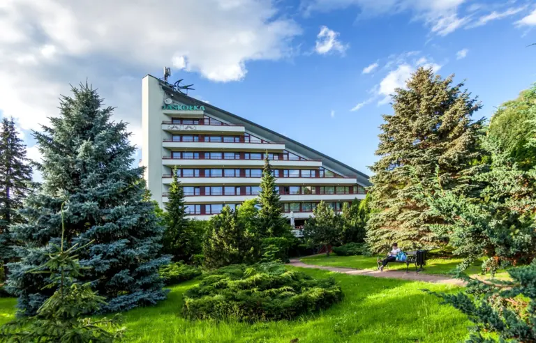 Hotel Jaskółka - zdjęcie 1