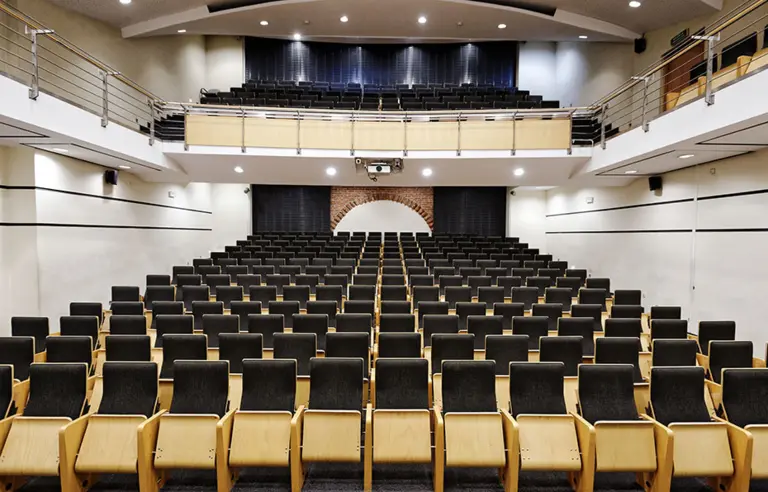 Pałac Larischa - zdjęcie 1