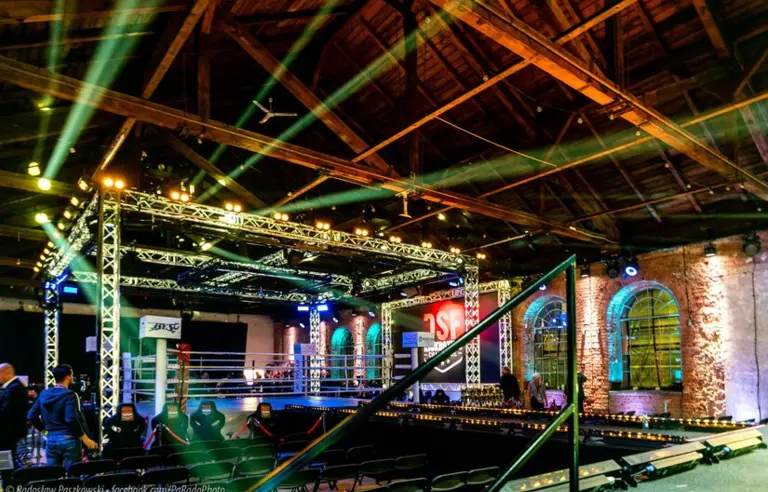 Kultura Wysoka Warszawa hala