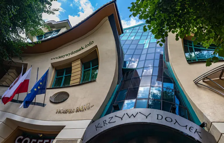 Krzywy Domek Sopot - Studio 53