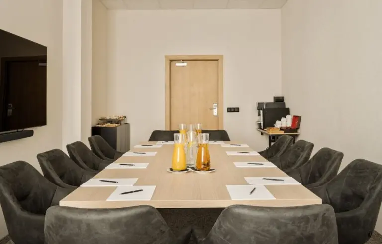 Hotel Crystal Mountain - photo 1