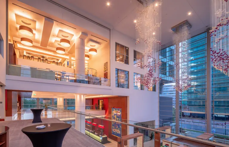 Hilton Warsaw City (dawniej Hilton Warsaw Hotel & Convention Centre) - zdjęcie 1