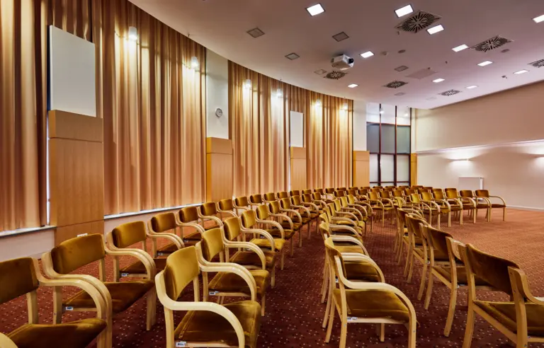 Sala Bursztynowa w ustawieniu litery U