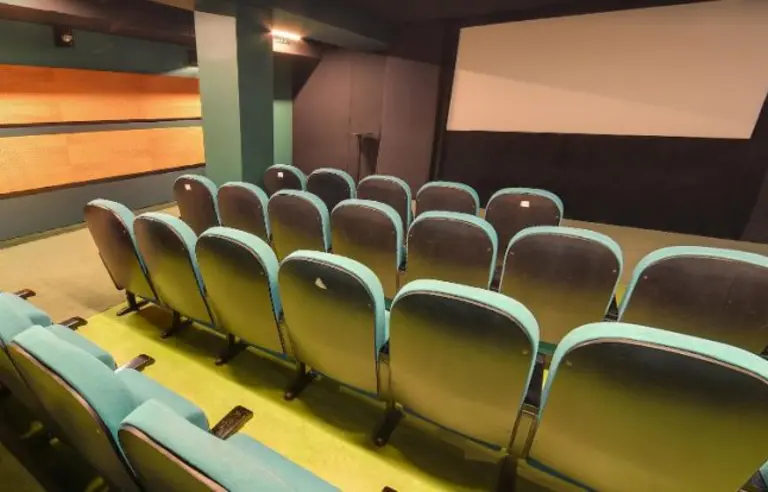 Dolnoslaskie Centrum Filmowe Wroclaw sala Lalka