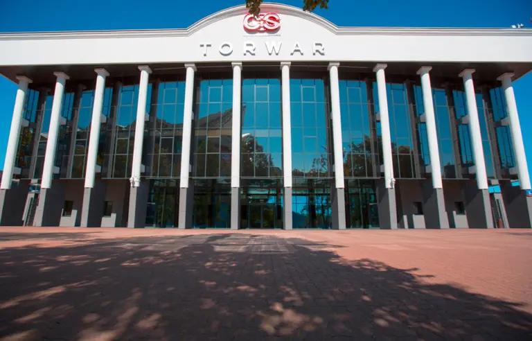 Fasada hali COS Torwar