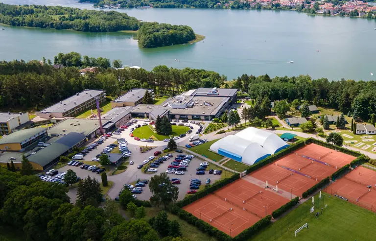 Hotel nad jeziorem na Mazurach