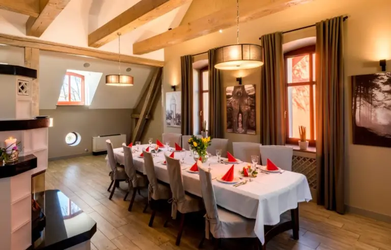 Hotel i Restauracja "Dworek 1885" Ostrzeszów - zdjęcie 1