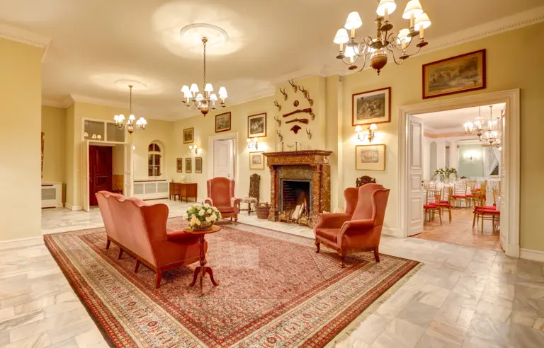 Pałac Zaborówek - zdjęcie 1