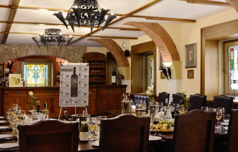 Hotel Pałac Czarny Las - zdjęcie 1