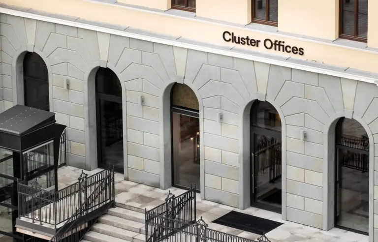 CLUSTER  – Stary Dworzec - zdjęcie 1