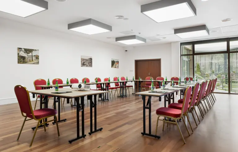 ustawienie podkowa Troja 1