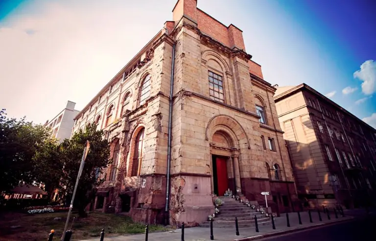 Budynek Reduty Banku Polskiego z zewnątrz