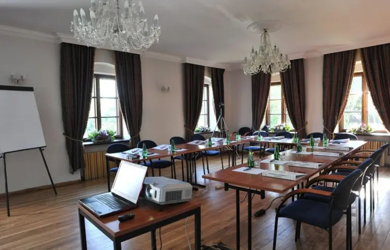 Jaworowy Dwór - zdjęcie 1