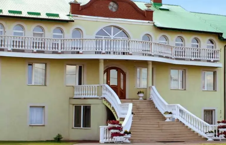 Zajazd pod Dębem - zdjęcie 1