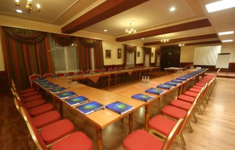 Dwór Ostoia w Klimkówce - zdjęcie 1