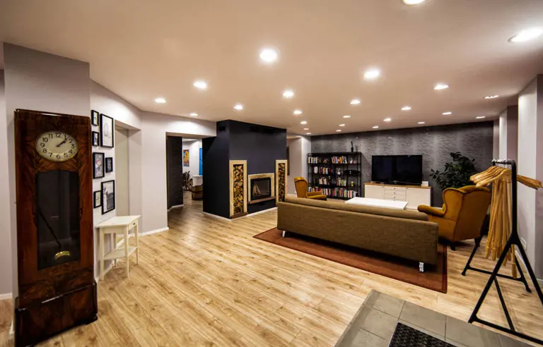 Salon Towarzyski Mostowa - zdjęcie 1