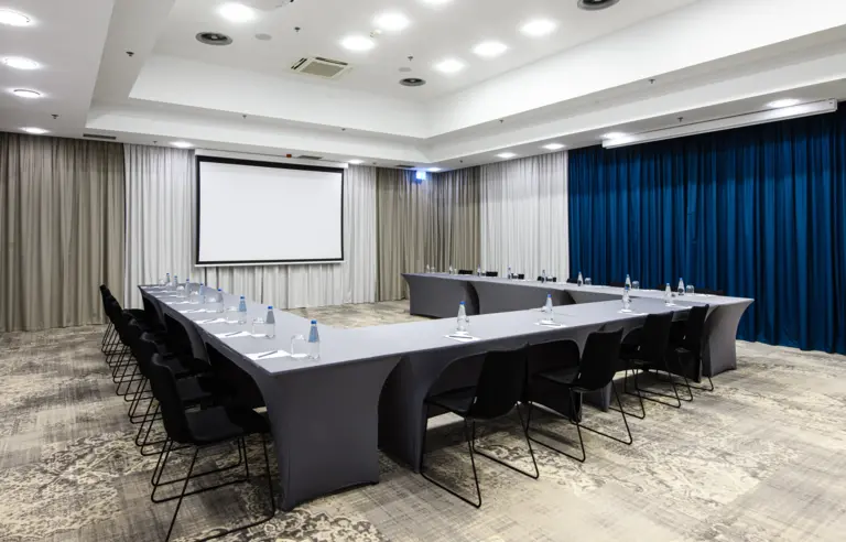 Courtyard by Marriott Warsaw Airport - photo 1