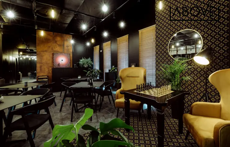 Above Business Spot - photo 1