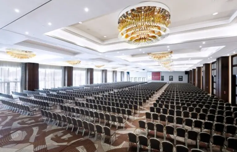 DoubleTree by Hilton Hotel & Conference Centre Warsaw - photo 1