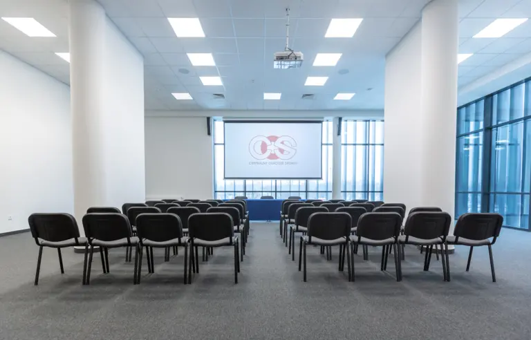Sala konferencyjna A - ustawienie kinowe