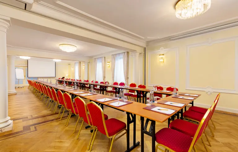 Pałacyk Otrębusy Business & SPA - photo 1