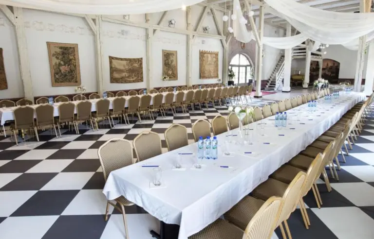 Pałac Wiechlice - zdjęcie 1