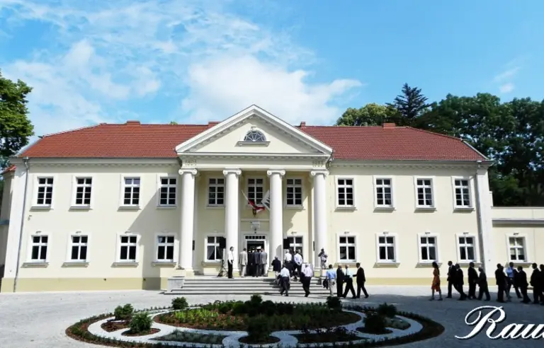 Hotel Raut - zdjęcie 1