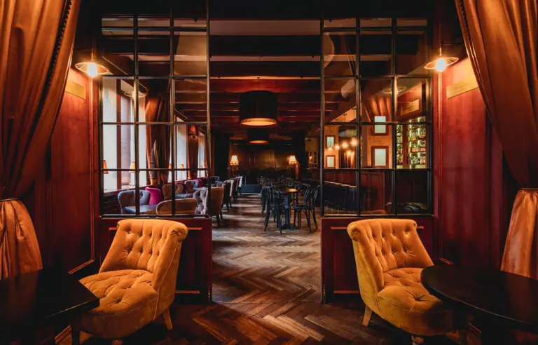 Mercy Brown - wnętrze